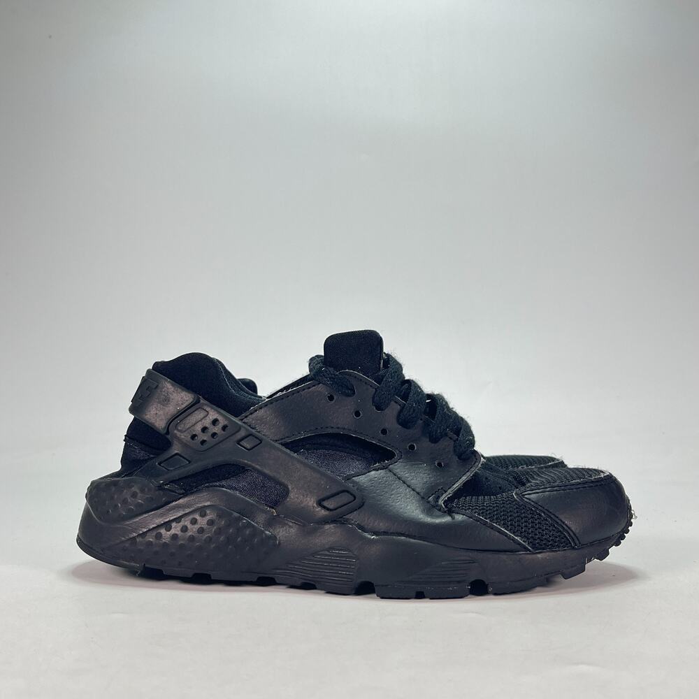 Nike Air Huarache Triple Black Lifestyle Sneakers Shoes 654275-016 Youth Size 5Y